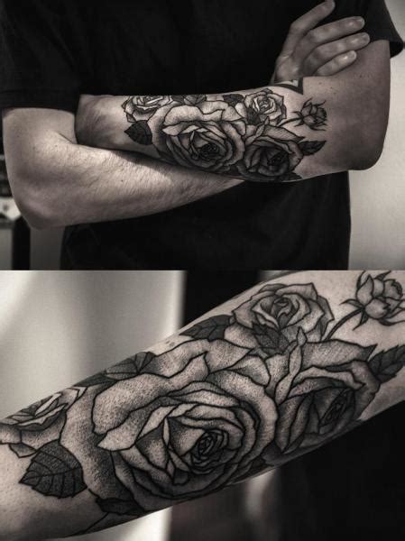 rose tatuaggio braccio|Tattoo di rose sul braccio: Il simbolismo e la bellezza。